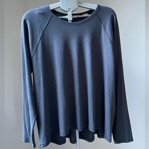 Orvis long sleeve women’s navy shirt size XL like new condition